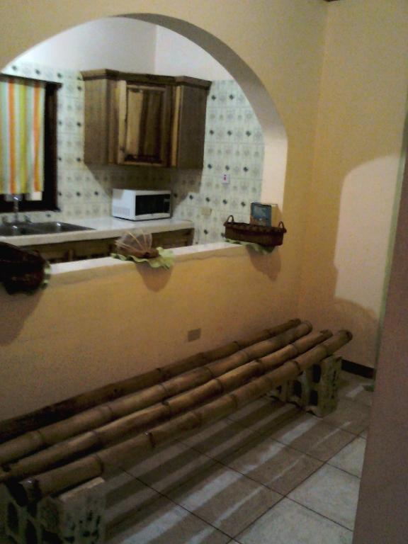 Dolphin Bay Yoga Guest House Drapers Стая снимка