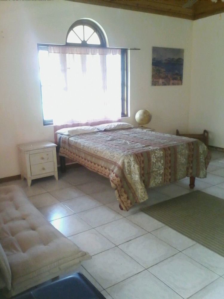 Dolphin Bay Yoga Guest House Drapers Екстериор снимка