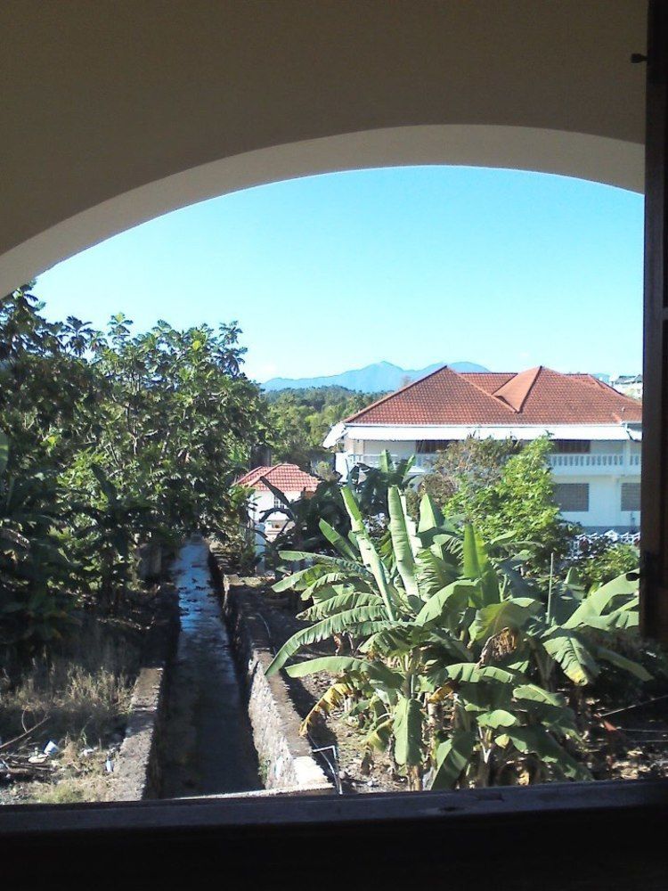 Dolphin Bay Yoga Guest House Drapers Екстериор снимка